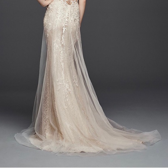 Brand New - David’s Bridal - A-Line Wedding Dress - Picture 3 of 8